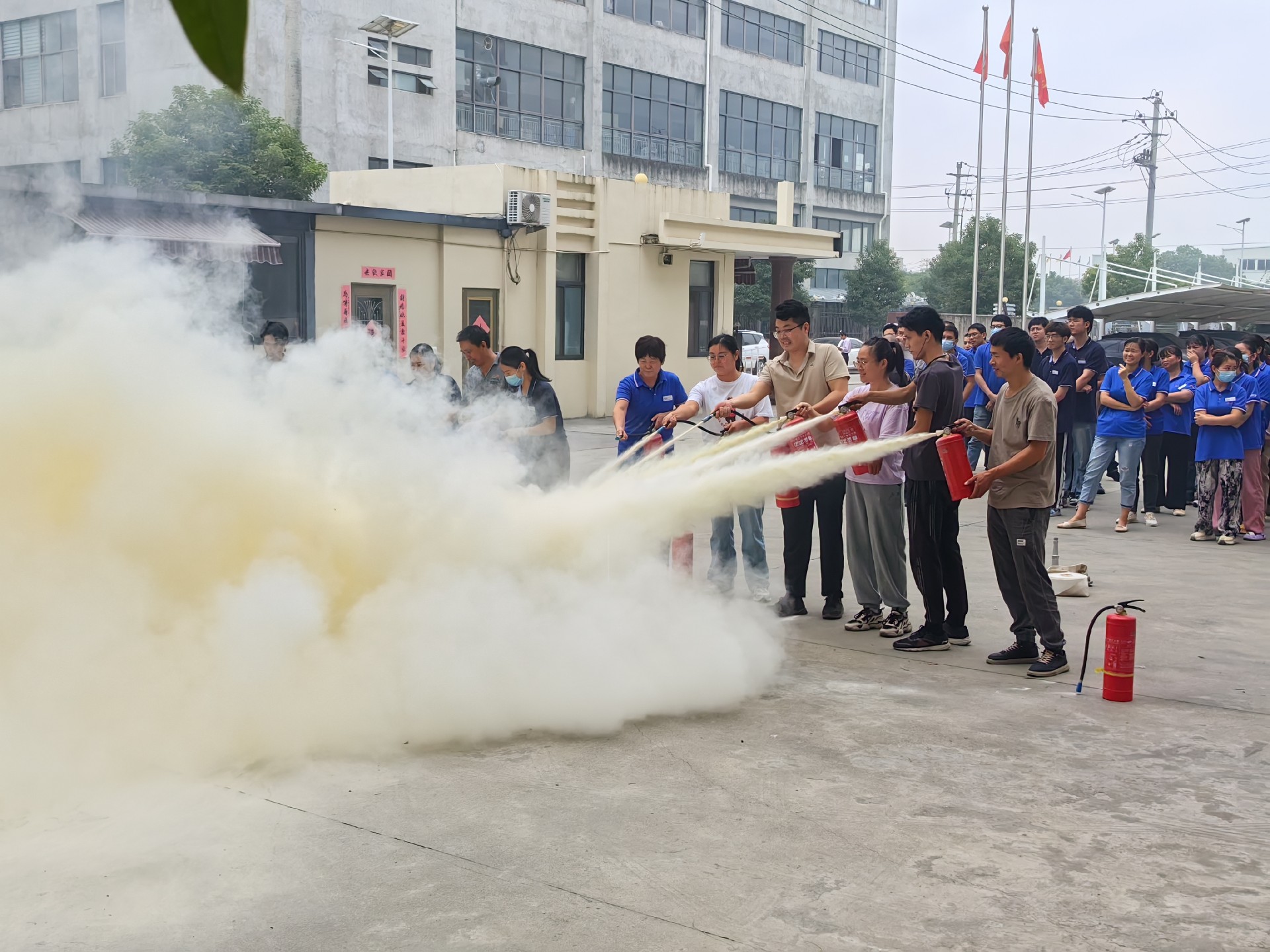 開展消防演練 鞏固安全底線｜公司開展消防演習(xí)訓(xùn)練-2024