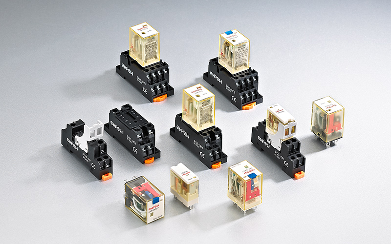 小型電磁繼電器